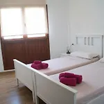 Casa Amara Y Julia Cotillo