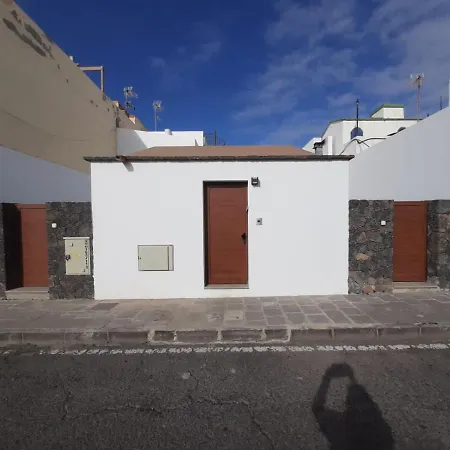 Casa Amara Y Julia Cotillo