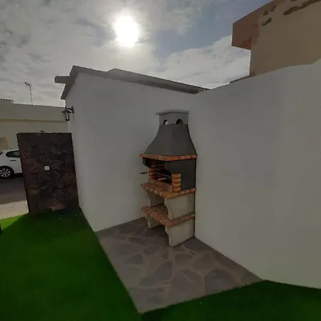 Casa Amara Y Julia Cotillo