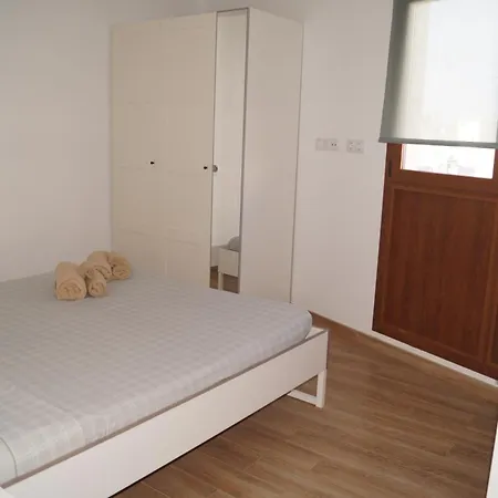 Casa Amara Y Julia Cotillo