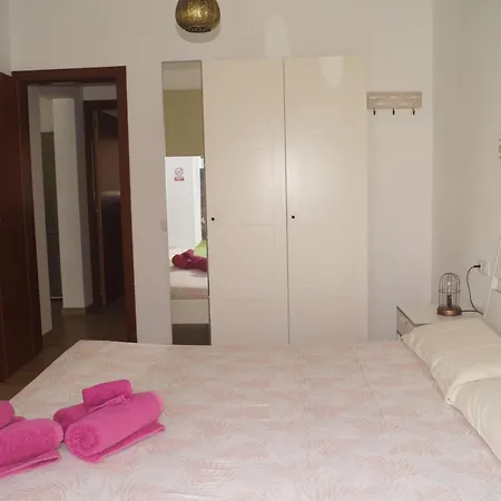 Casa Amara Y Julia Cotillo