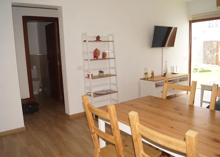 Casa Amara Y Julia Cotillo