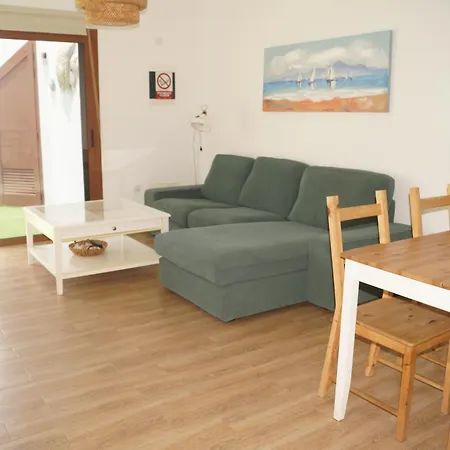 Casa Amara Y Julia Cotillo