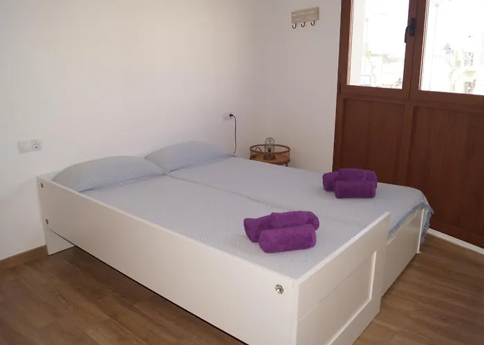 Casa Amara Y Julia Cotillo